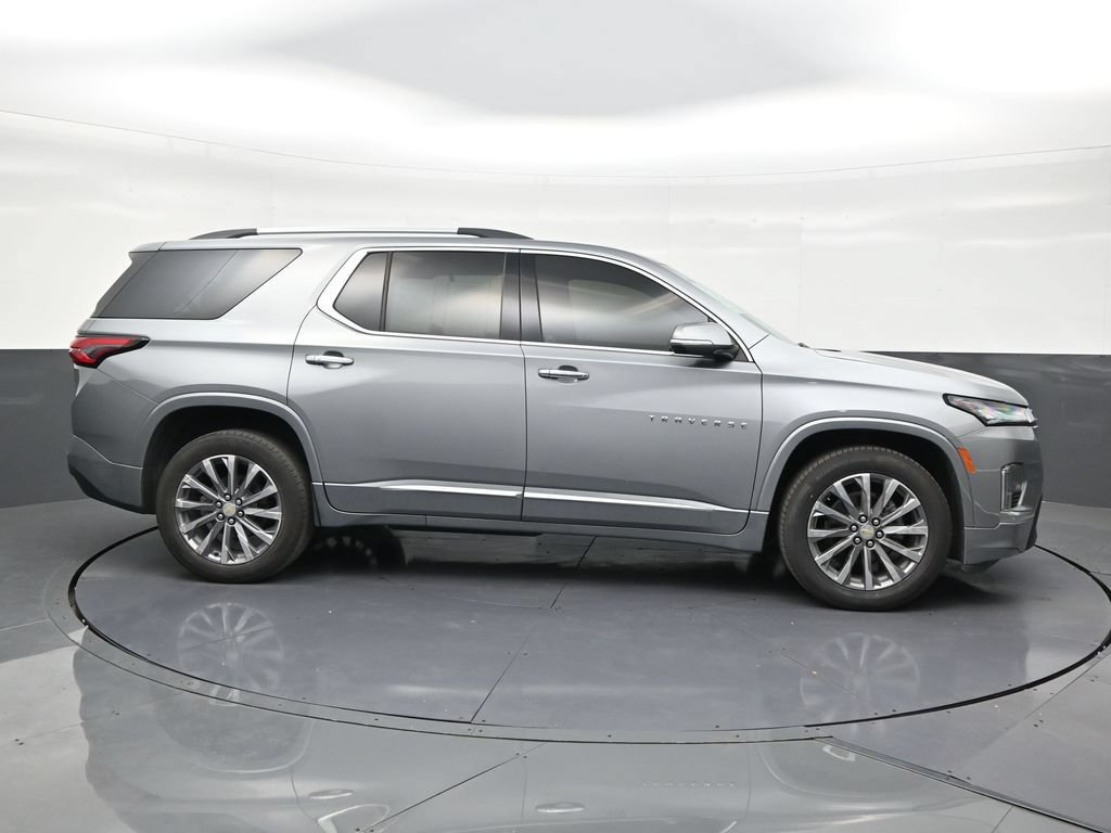 Used 2023 Chevrolet Traverse Premier FWD image 6