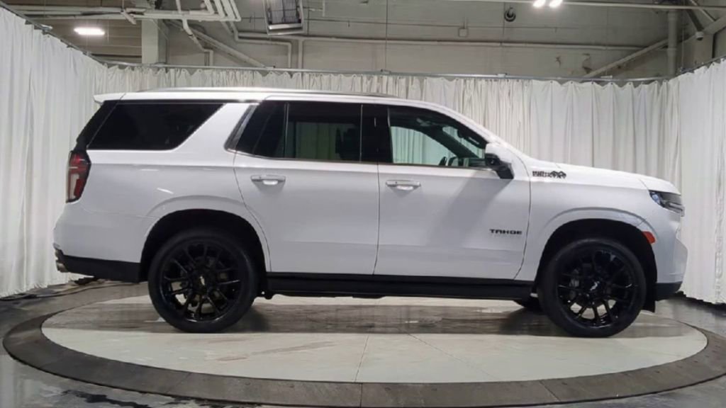 Used 2023 Chevrolet Tahoe High Country image 9