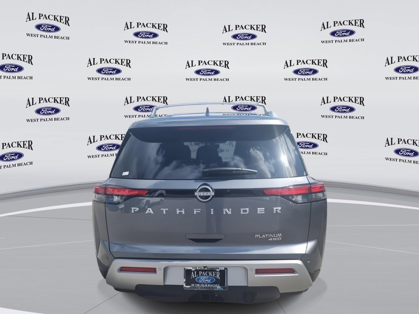 Used 2024 Nissan Pathfinder Platinum w/ Cargo Package image 4