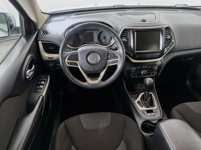 Used 2017 Jeep Cherokee Latitude w/ Cold Weather Group image 4