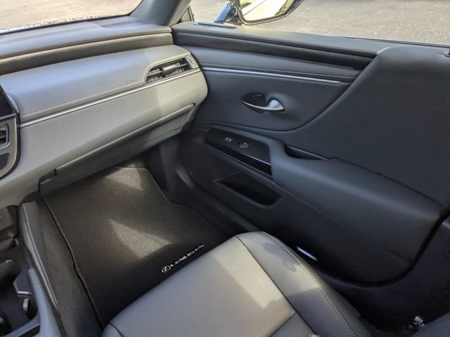 Certified 2025 Lexus ES 300h w/ Premium Package FWD image 17
