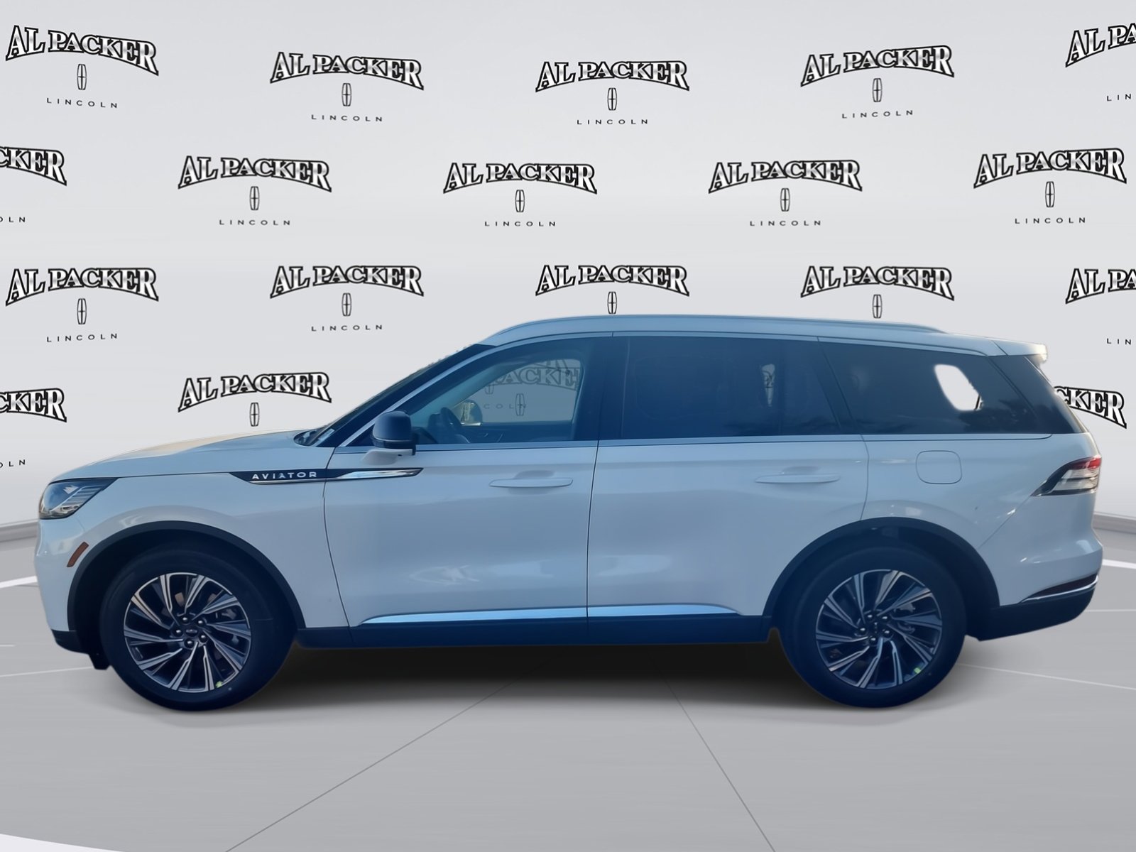New 2026 Lincoln Aviator 2WD image 2