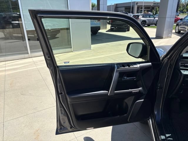 Used 2022 Toyota 4Runner Limited AWD/4WD image 24
