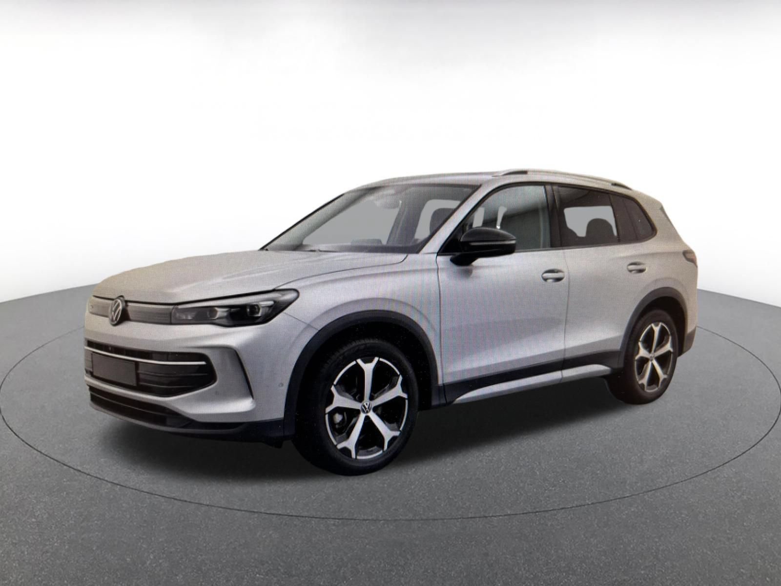 Used 2026 Volkswagen Tiguan SE AWD/4WD image 10