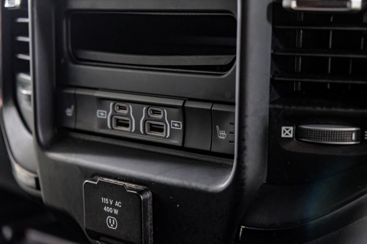 Used 2022 RAM 3500 Limited AWD/4WD image 32