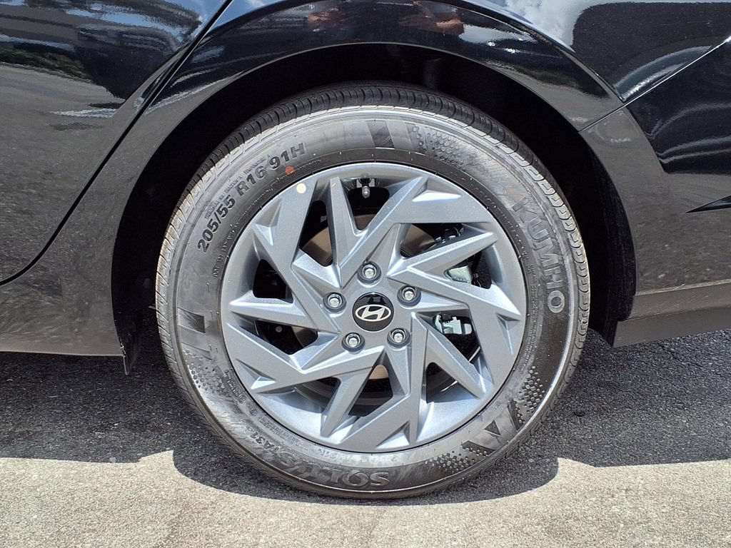 New 2026 Hyundai Elantra Hybrid FWD image 7