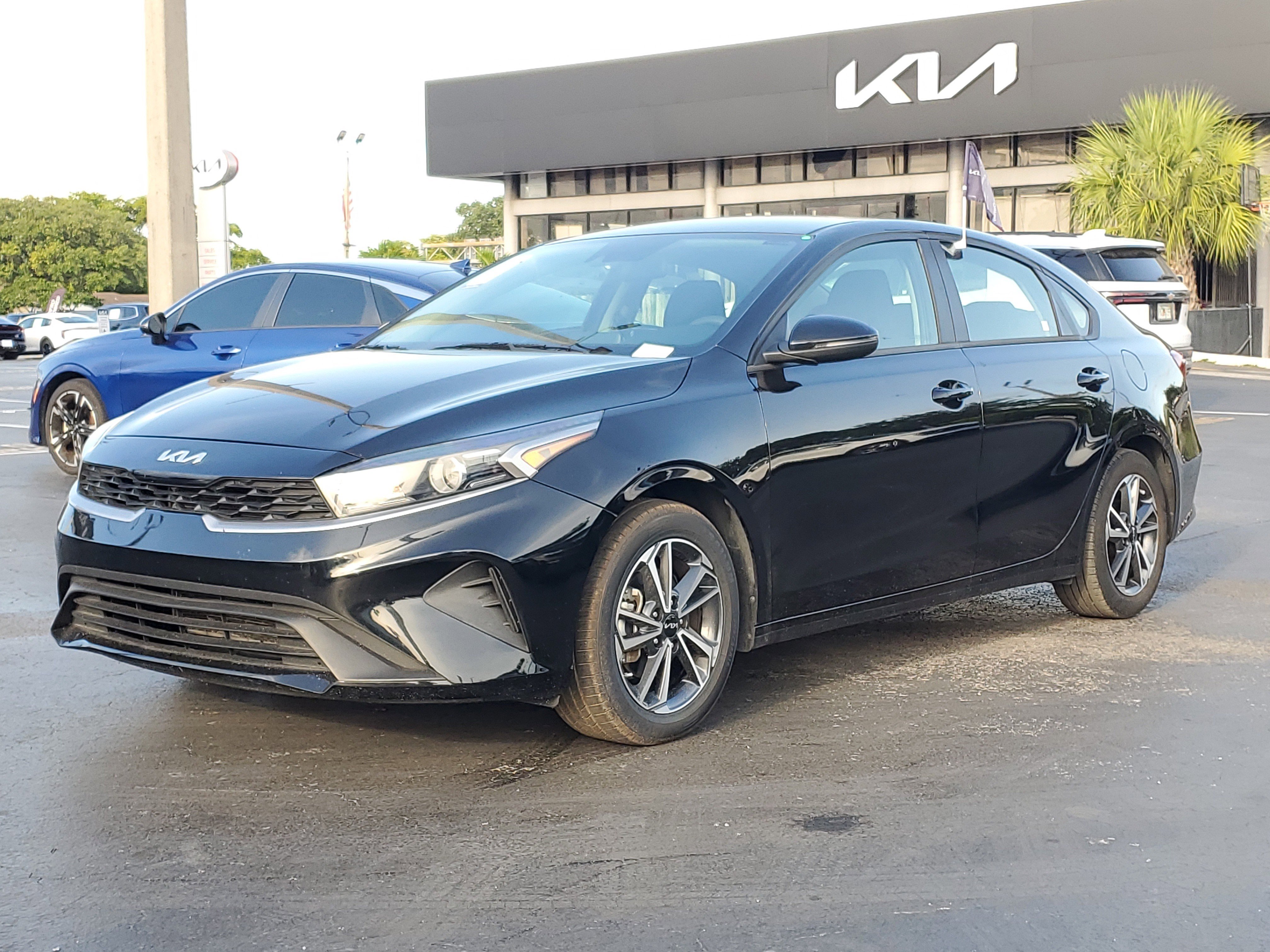 New 2022 Kia Forte LXS w/ LXS Technology Package image 3