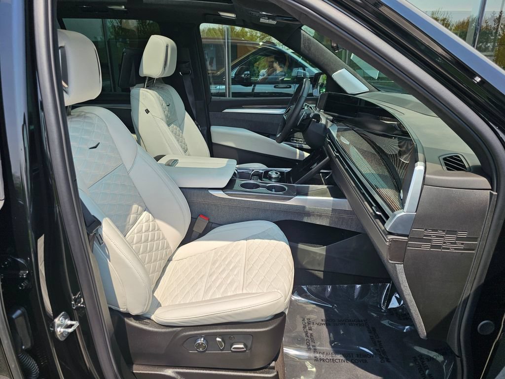 Used 2026 Cadillac Escalade V w/ LPO, Floor Liner Package AWD/4WD image 11