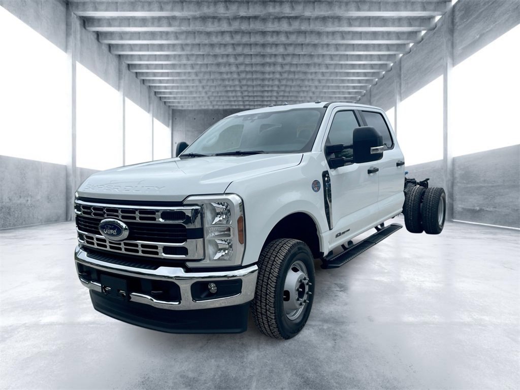 New 2026 Ford F350 XL w/ XL Chrome Package image 1