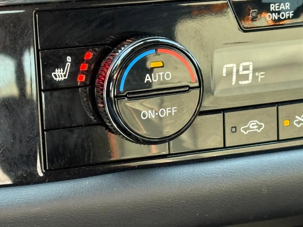 Used 2025 Nissan Pathfinder Rock Creek image 14