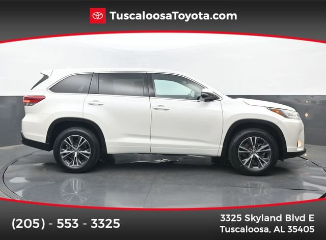 Used 2018 Toyota Highlander Plus FWD image 1