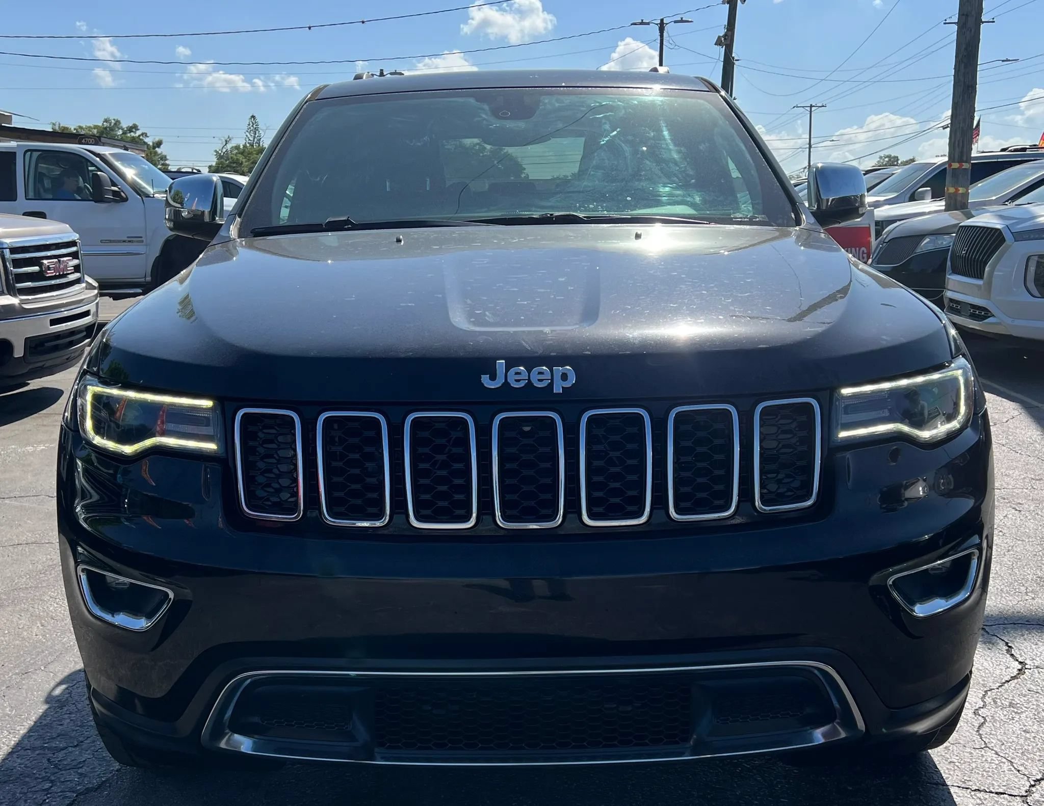 Used 2017 Jeep Grand Cherokee Limited w/ Luxury Group II RWD image 3