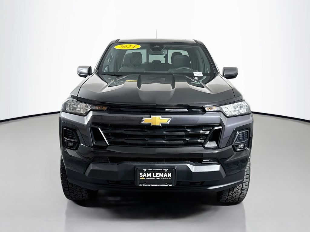 Used 2024 Chevrolet Colorado LT w/ LT Convenience Package II AWD/4WD image 2