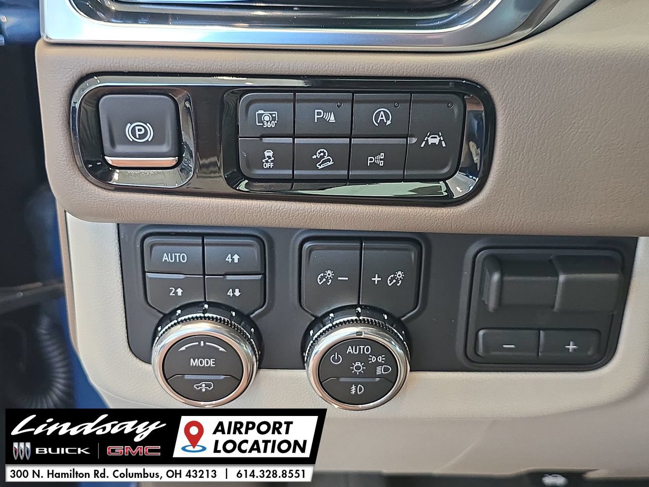 New 2026 GMC Yukon XL Denali w/ Denali Reserve Package AWD/4WD image 10