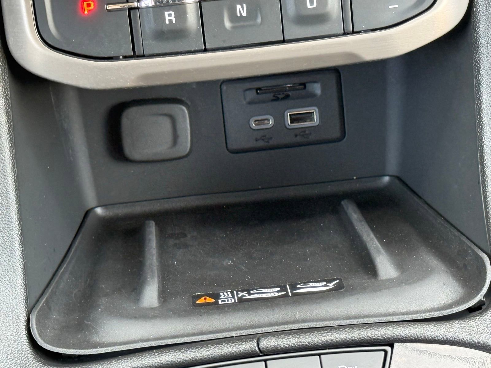 Used 2023 GMC Acadia Denali image 31