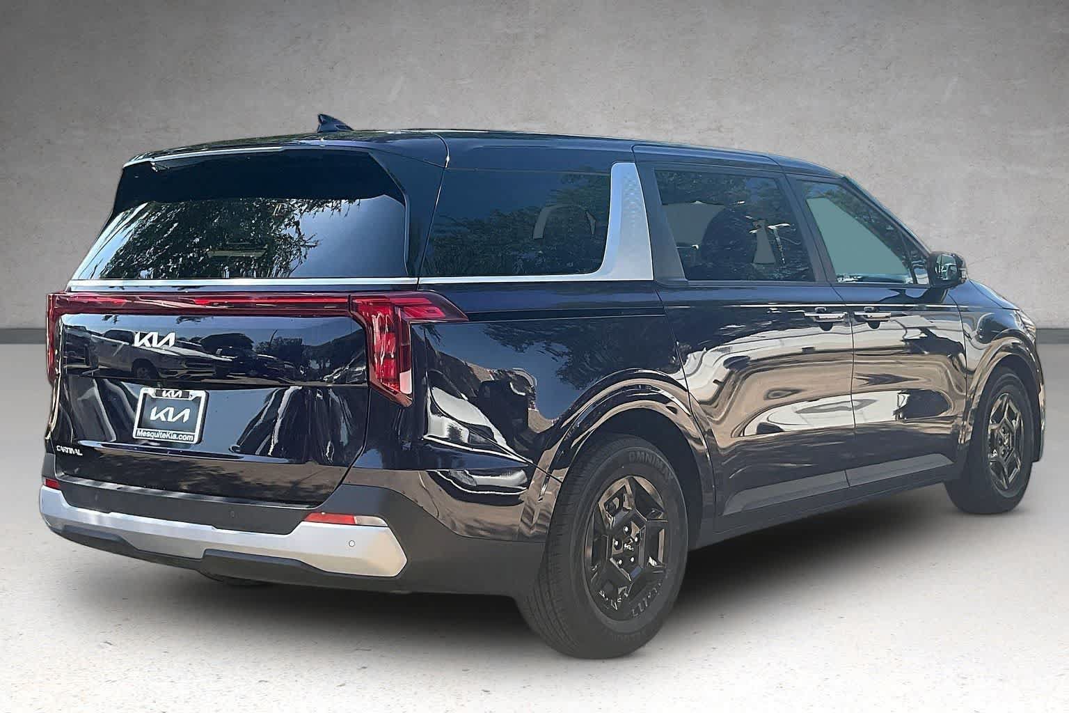Certified 2025 Kia Carnival FWD image 21