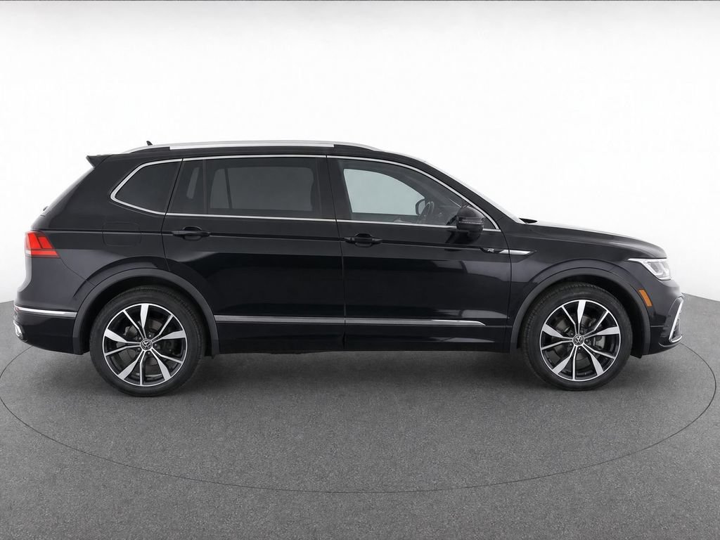 Certified 2023 Volkswagen Tiguan SEL R-Line AWD/4WD image 6