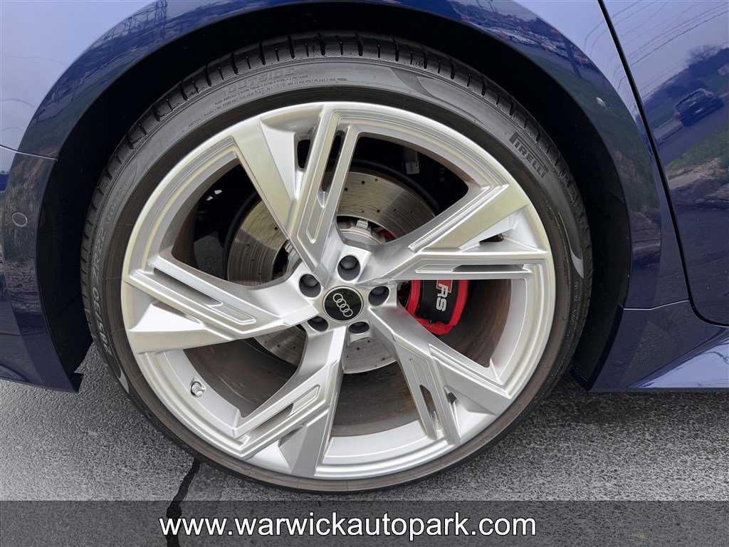 Used 2021 Audi RS 6 w/ Carbon Optic Package AWD/4WD image 25