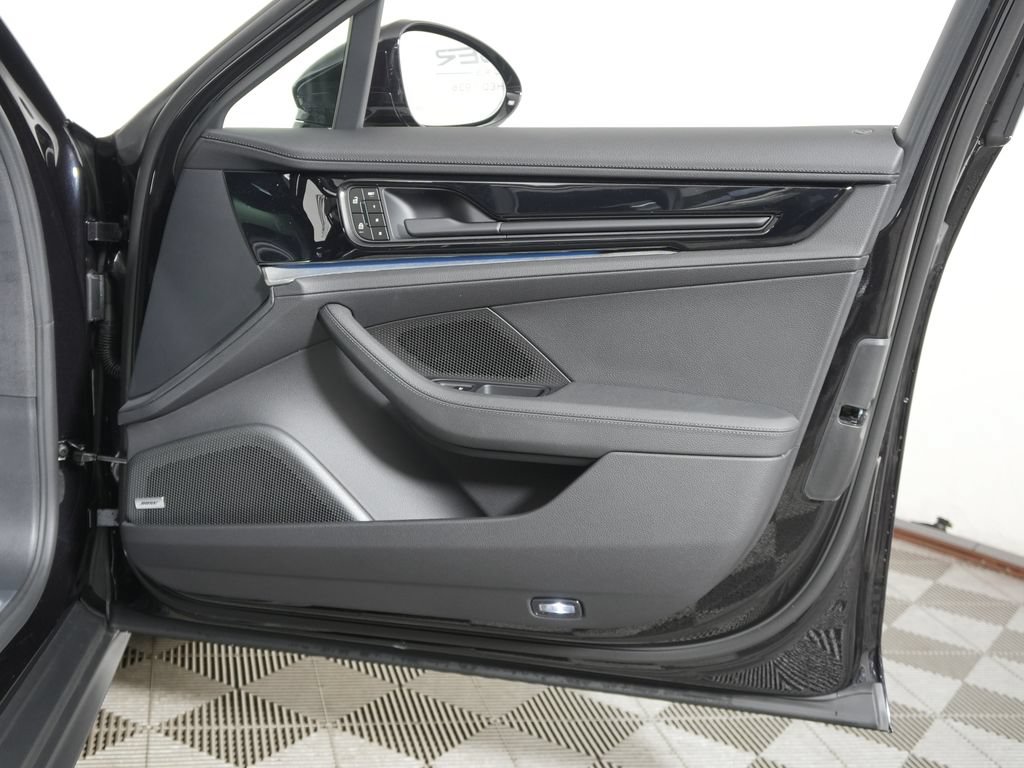 New 2026 Porsche Panamera 4 AWD/4WD image 38