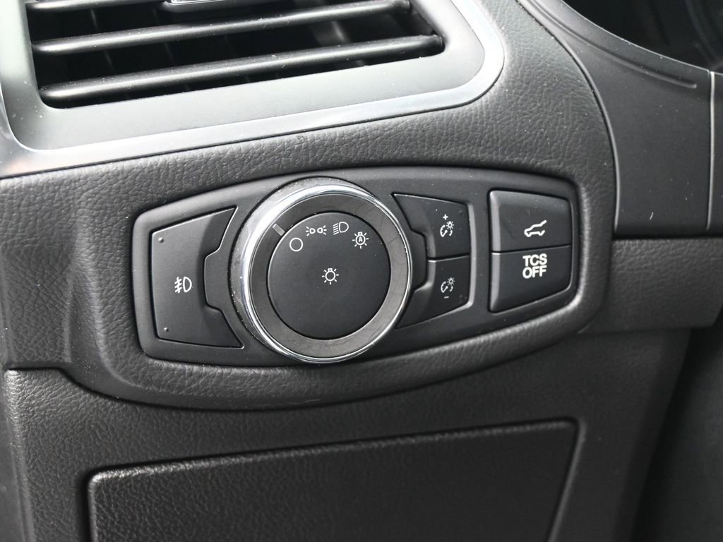 Used 2022 Ford Edge Titanium image 15