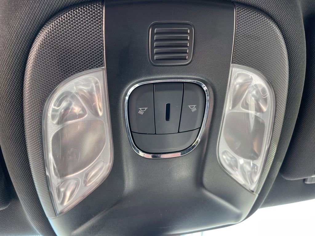 Used 2025 Jeep Compass Latitude image 23