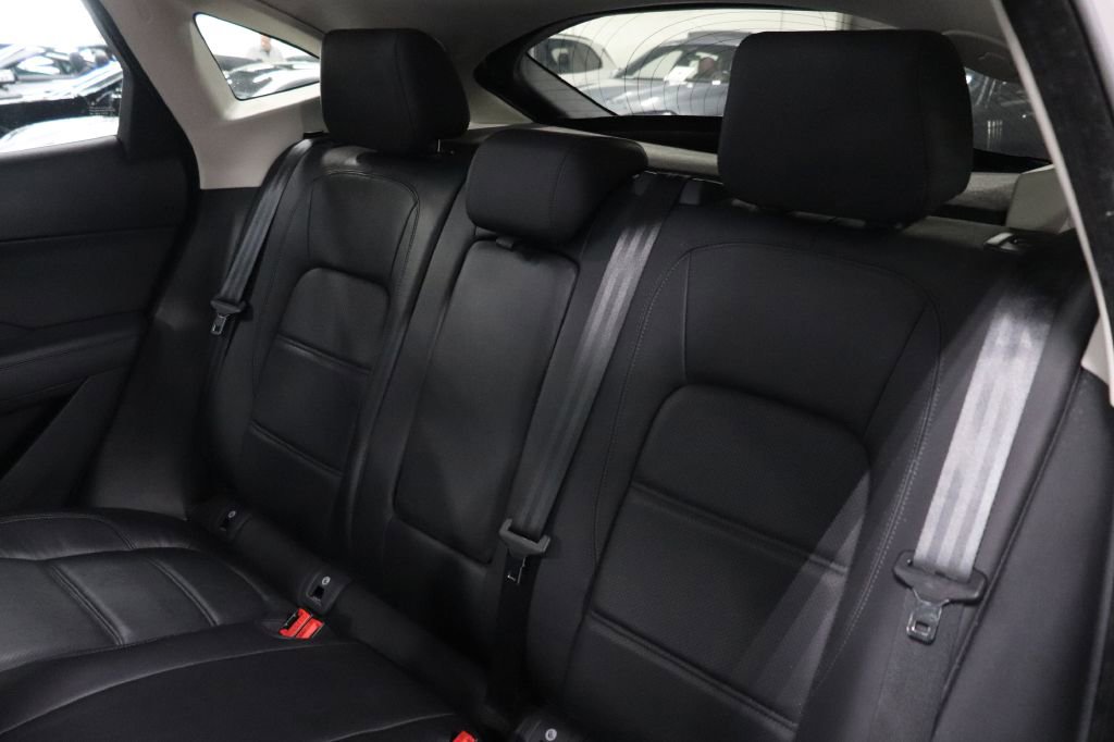 Used 2018 Jaguar E-PACE S image 15