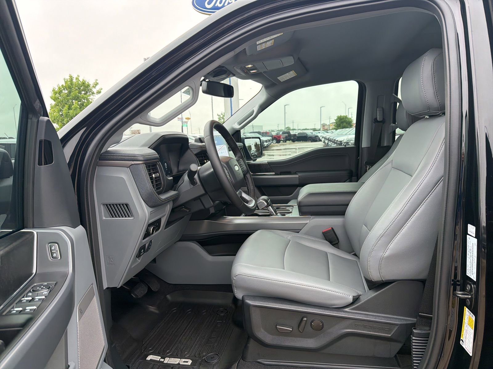 New 2025 Ford F150 Lightning Flash AWD/4WD image 13