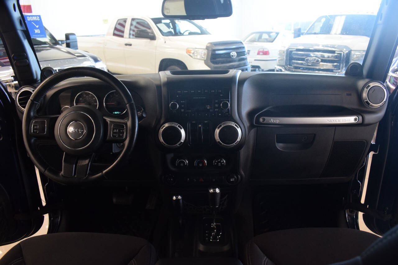 Used 2013 Jeep Wrangler Rubicon w/ PWR Convenience Group AWD/4WD image 37