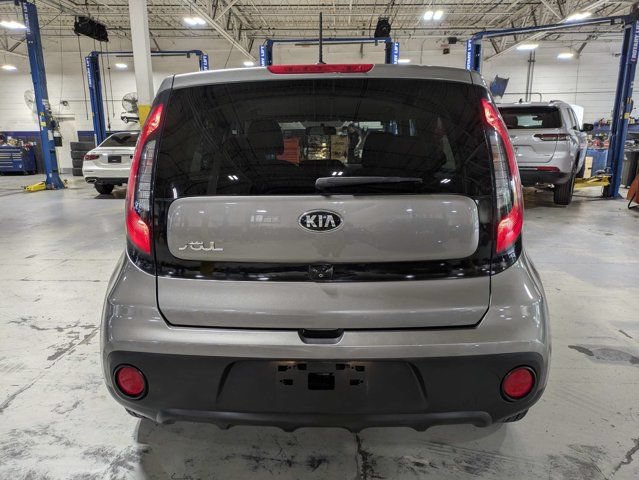Used 2018 Kia Soul w/ Option Group 020 FWD image 4