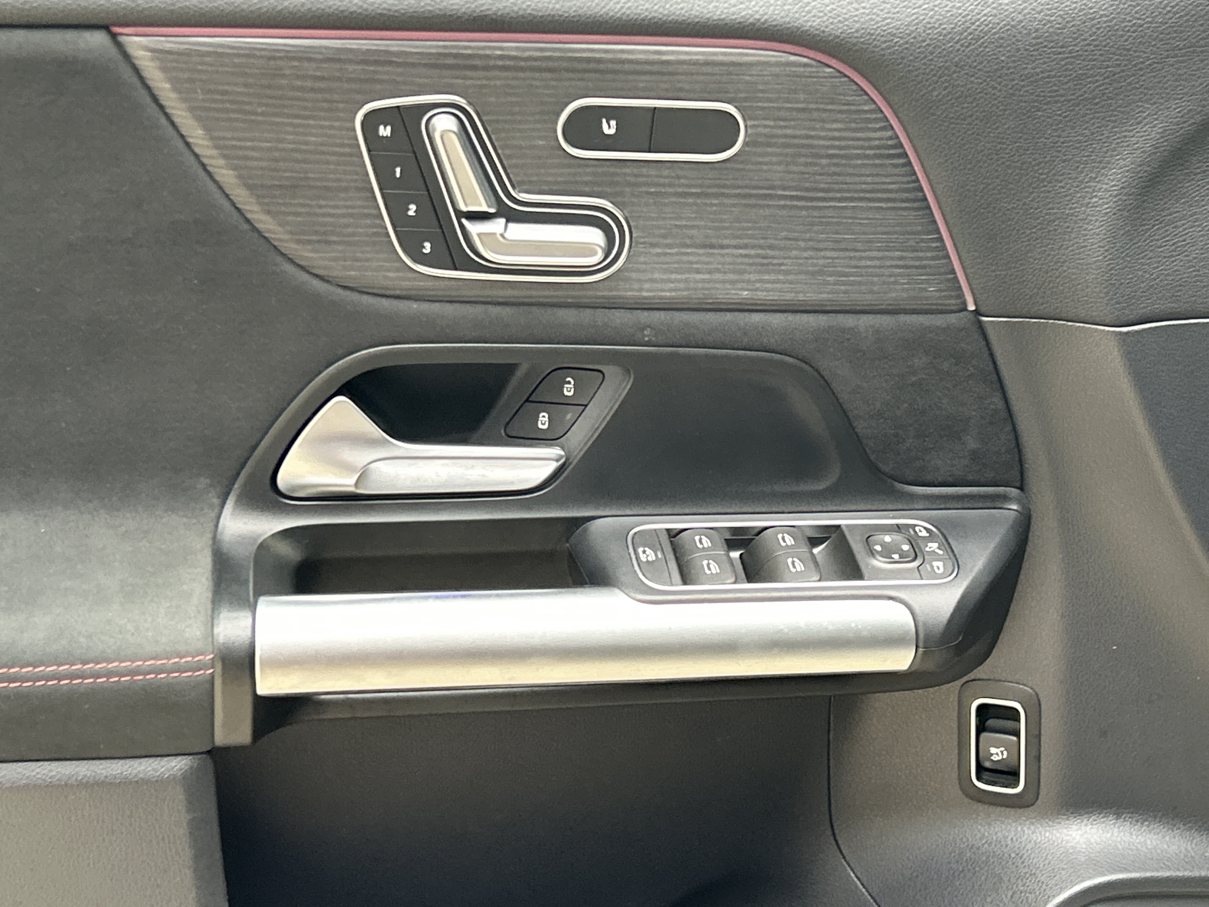 Certified 2023 Mercedes-Benz GLA 250 4MATIC image 17