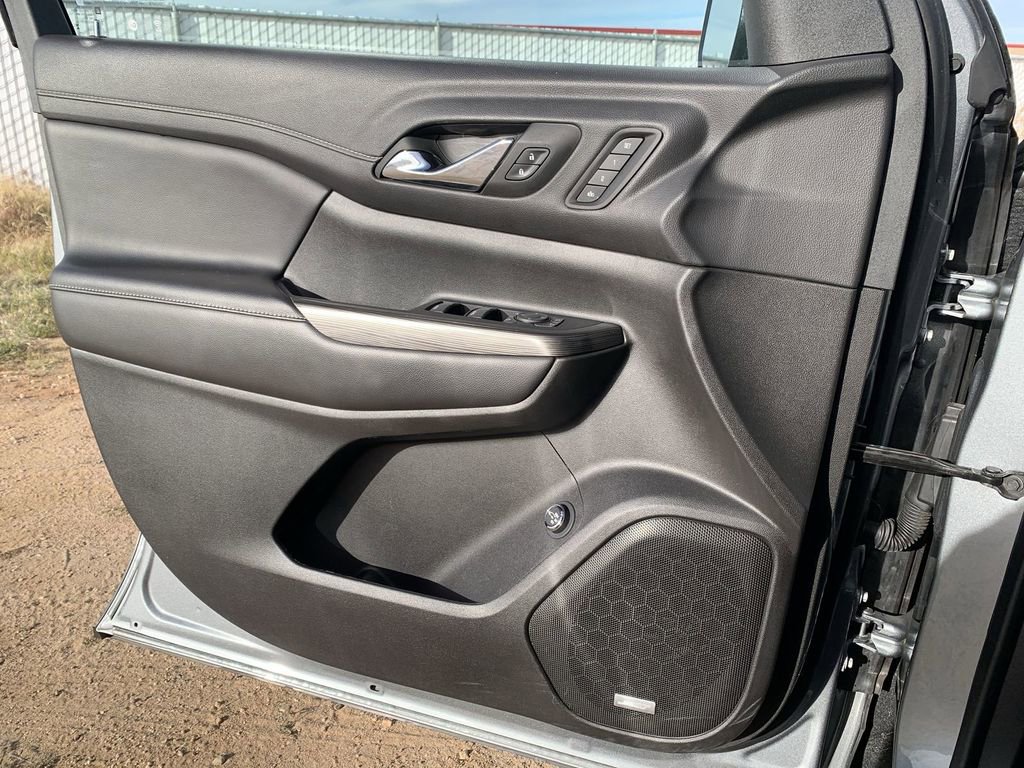 Certified 2023 GMC Acadia SLT w/ Technology Package image 21