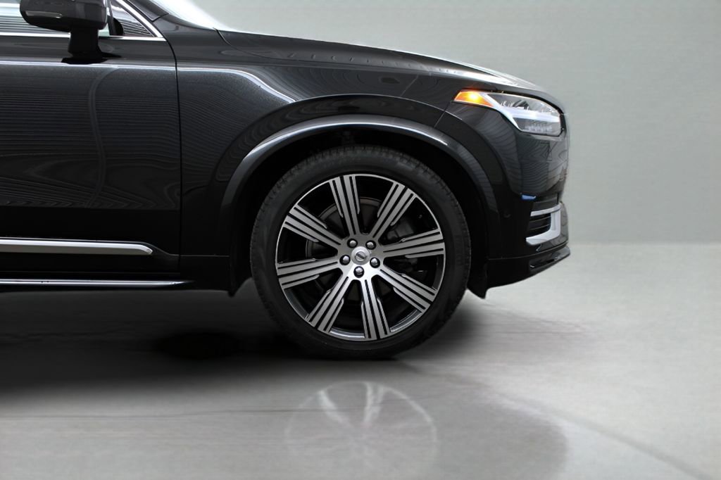 Used 2023 Volvo XC90 B6 Ultimate w/ Lounge Package image 47