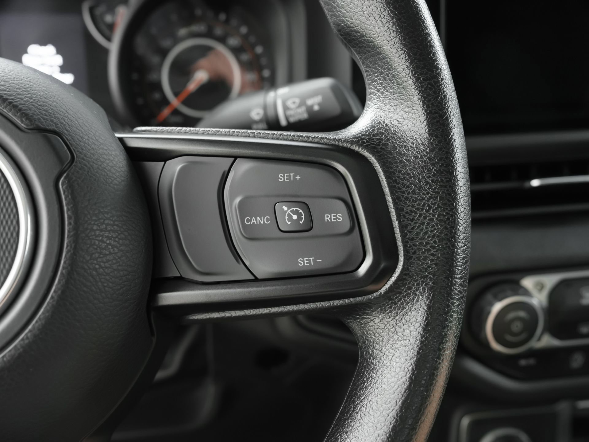 Used 2024 Jeep Gladiator Sport AWD/4WD image 19