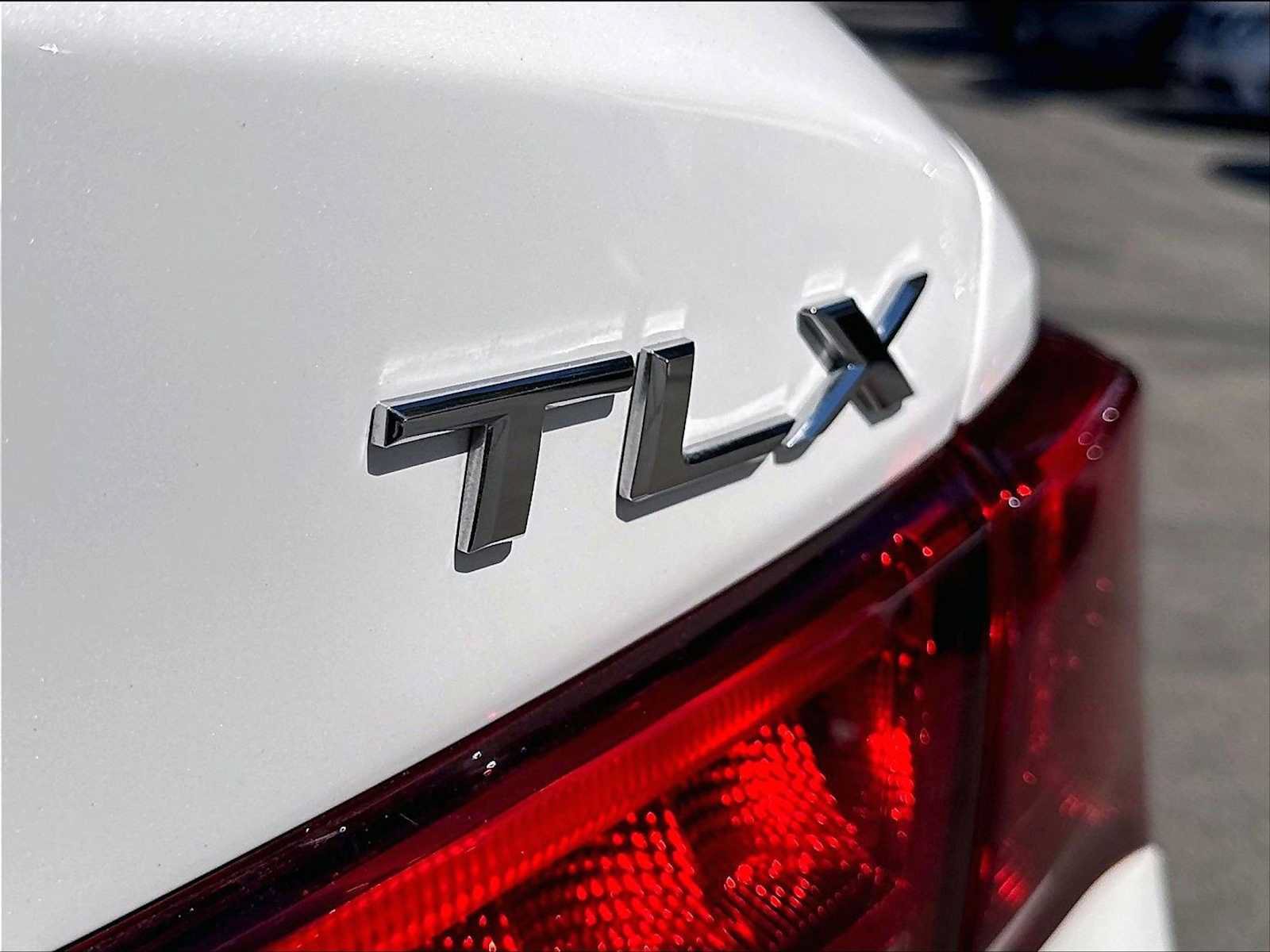 Used 2018 Acura TLX V6 FWD image 11