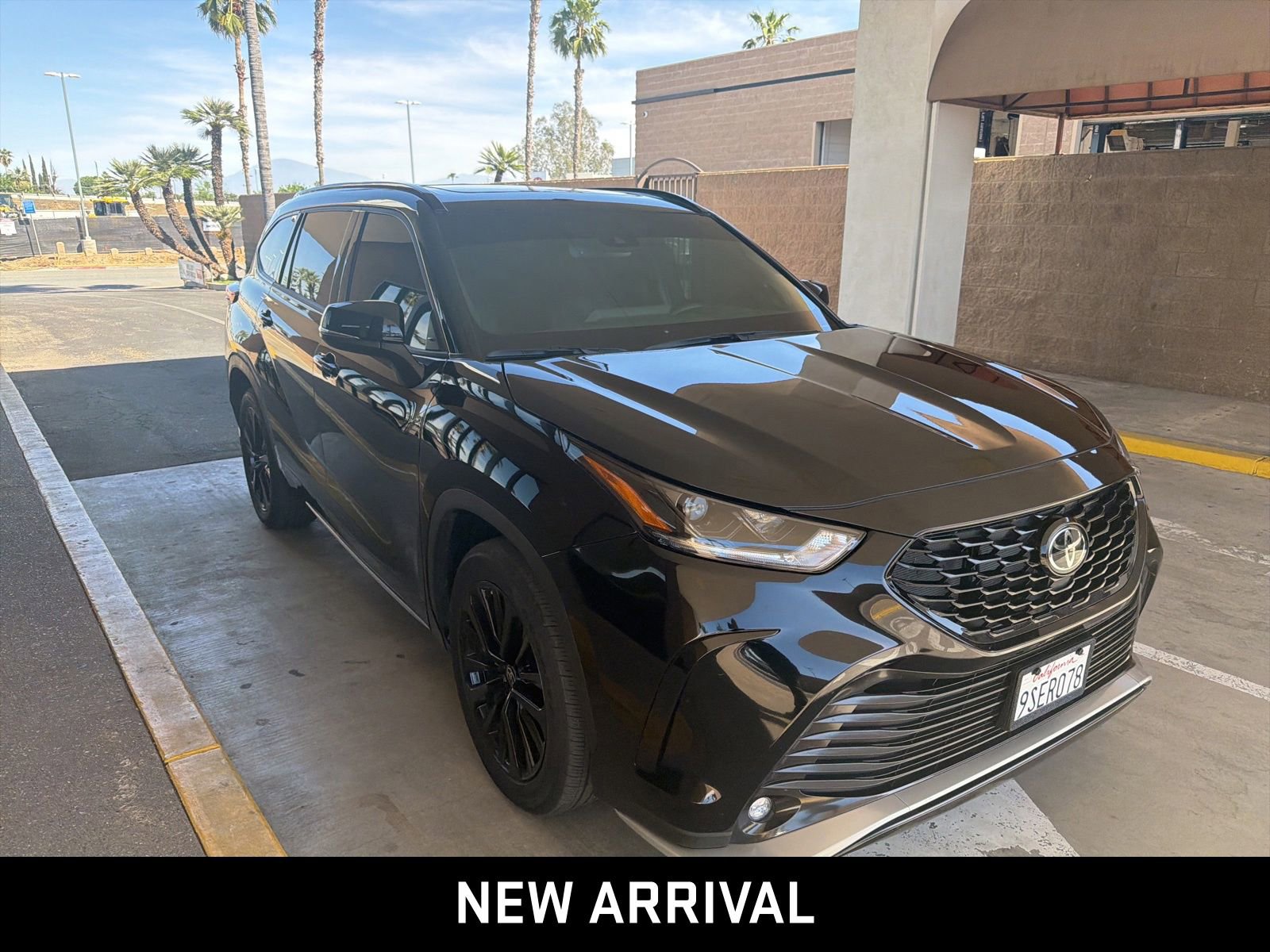 Used 2025 Toyota Highlander XSE AWD/4WD image 3