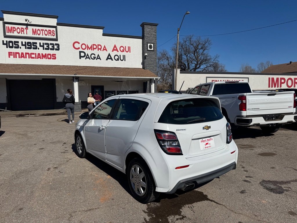 Used 2017 Chevrolet Sonic LT image 7