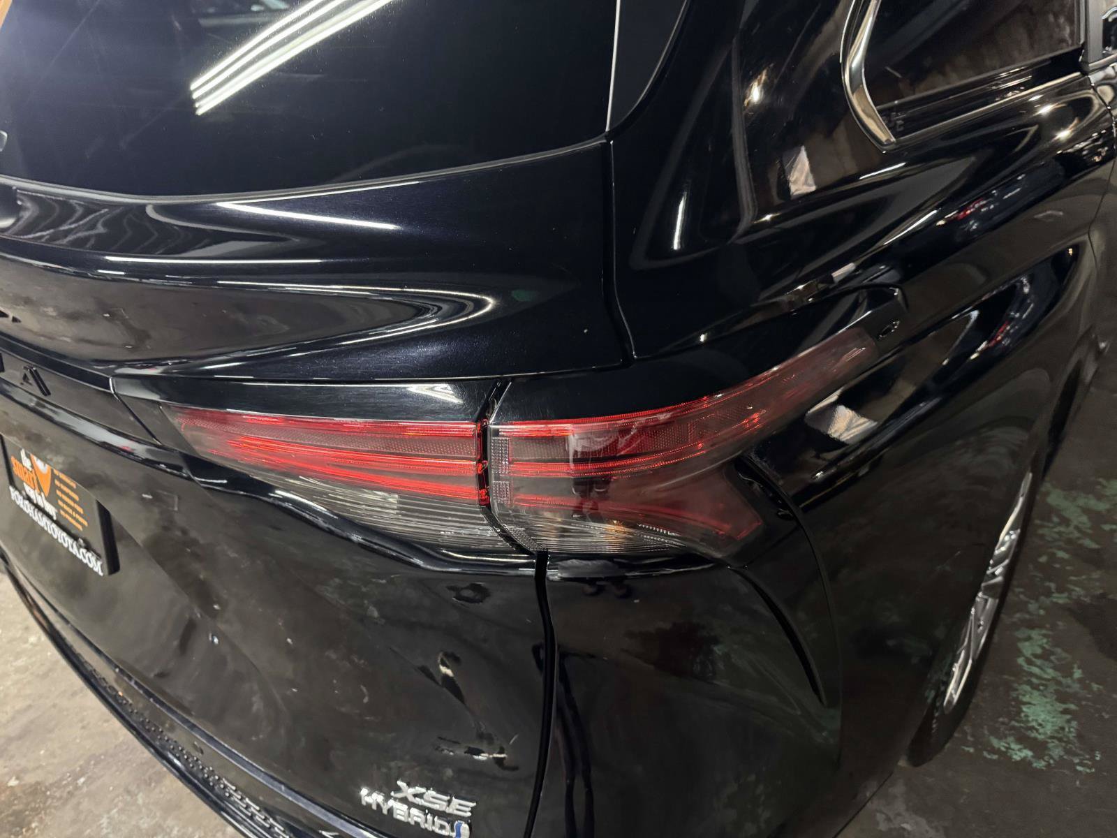 Used 2023 Toyota Sienna XSE AWD/4WD image 10