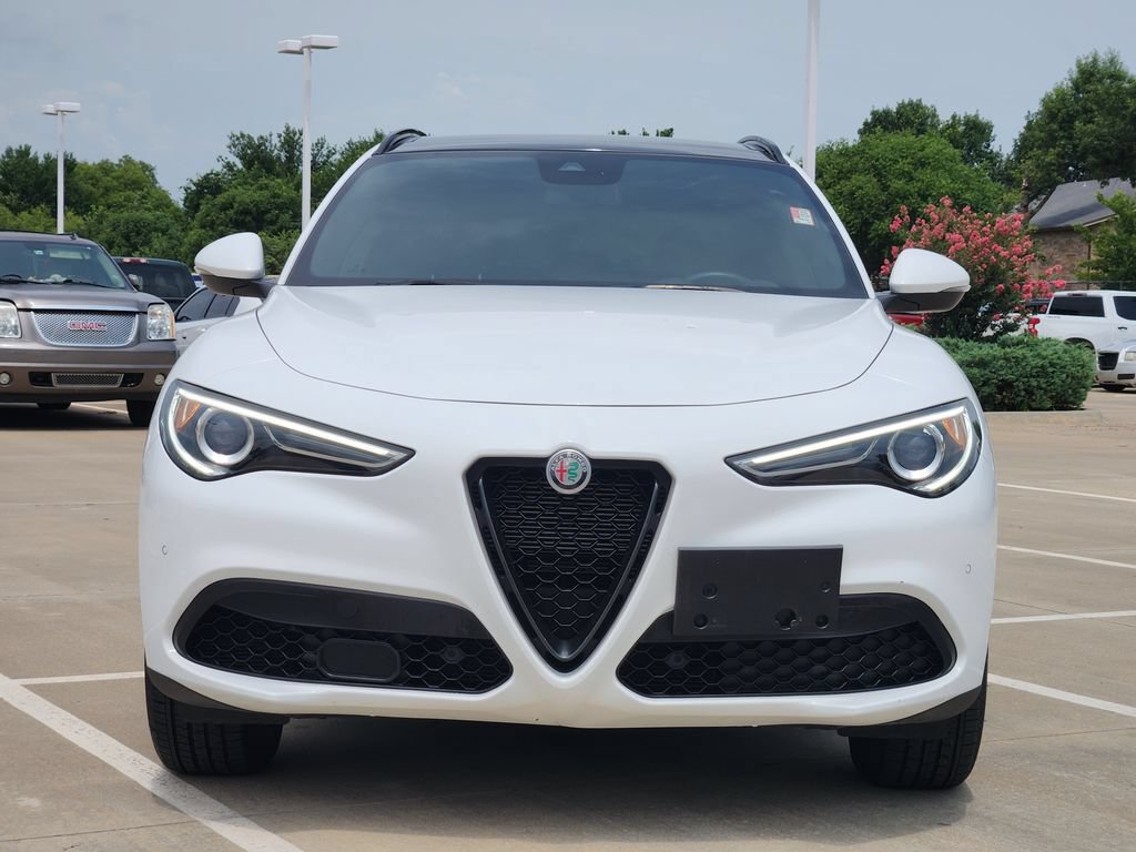 Used 2023 Alfa Romeo Stelvio Sprint AWD/4WD image 2