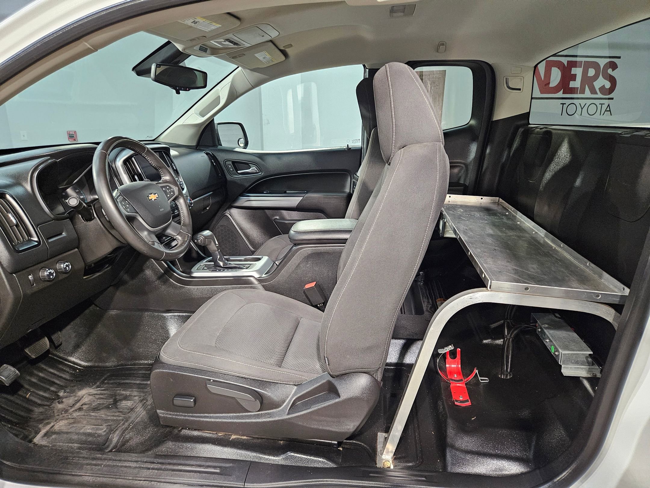 Used 2020 Chevrolet Colorado LT w/ Safety Package image 24