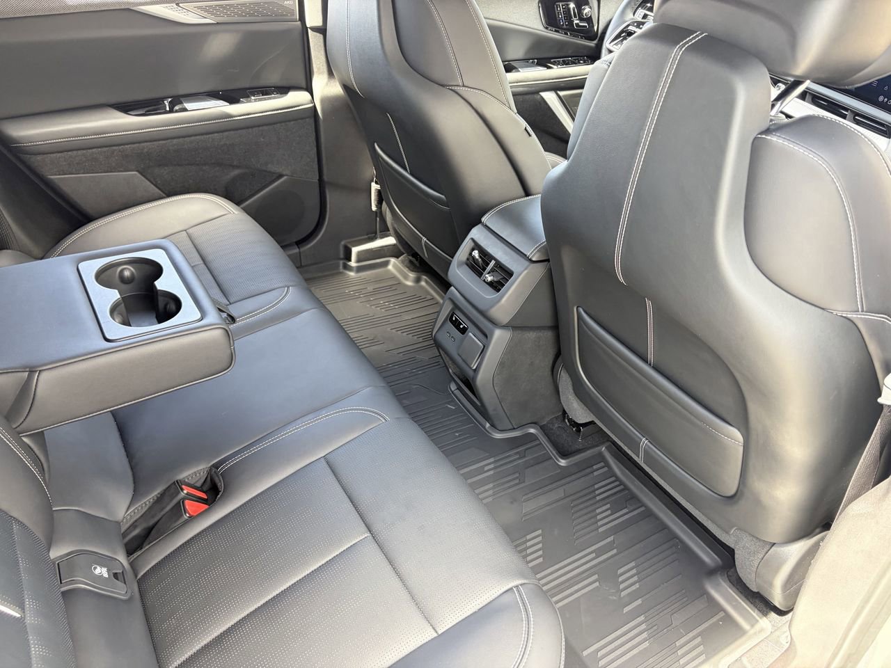 Used 2025 Cadillac Optiq Sport 2 w/ LPO, Floor Liner Package AWD/4WD image 14