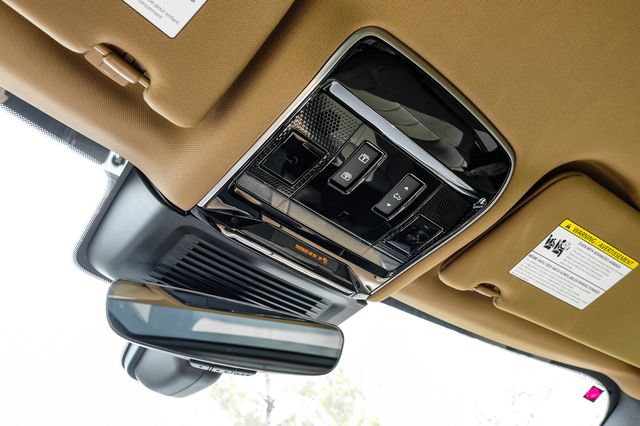 New 2027 Land Rover Range Rover Long Wheelbase SE AWD/4WD image 31