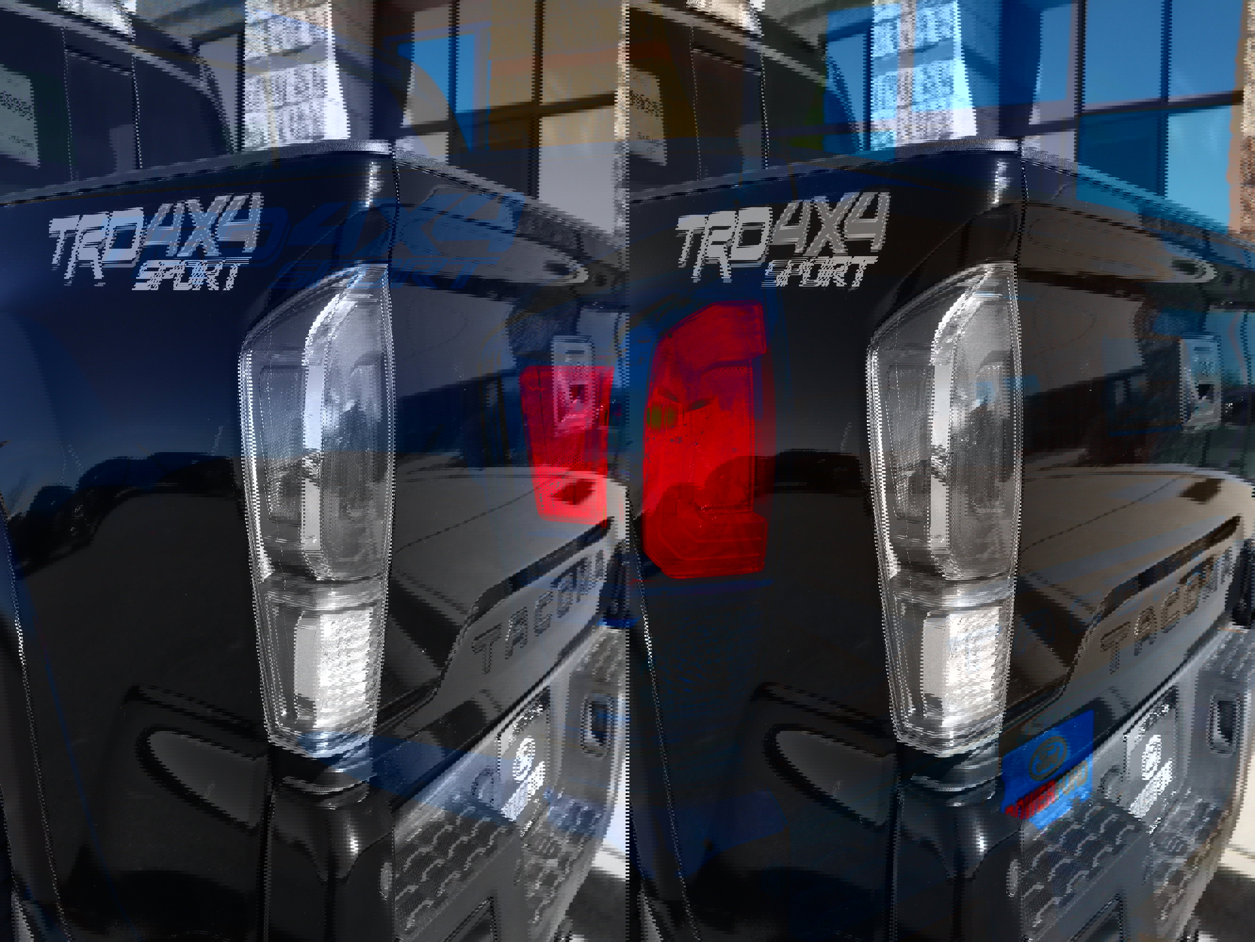 Used 2023 Toyota Tacoma TRD Sport V6 image 18