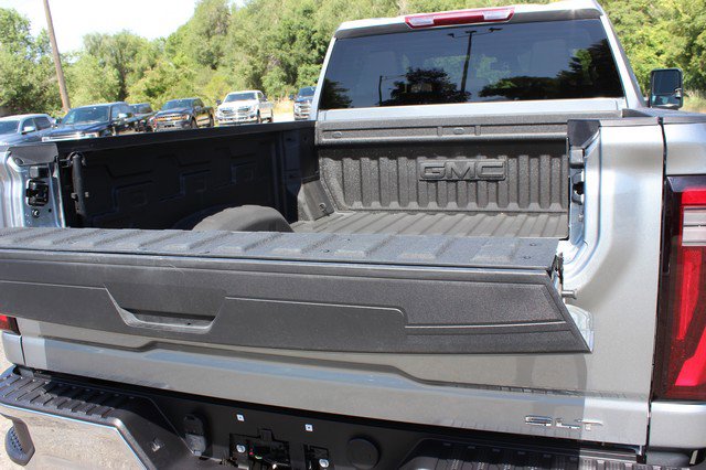 Used 2025 GMC Sierra 3500 SLT w/ SLT Convenience Package image 16