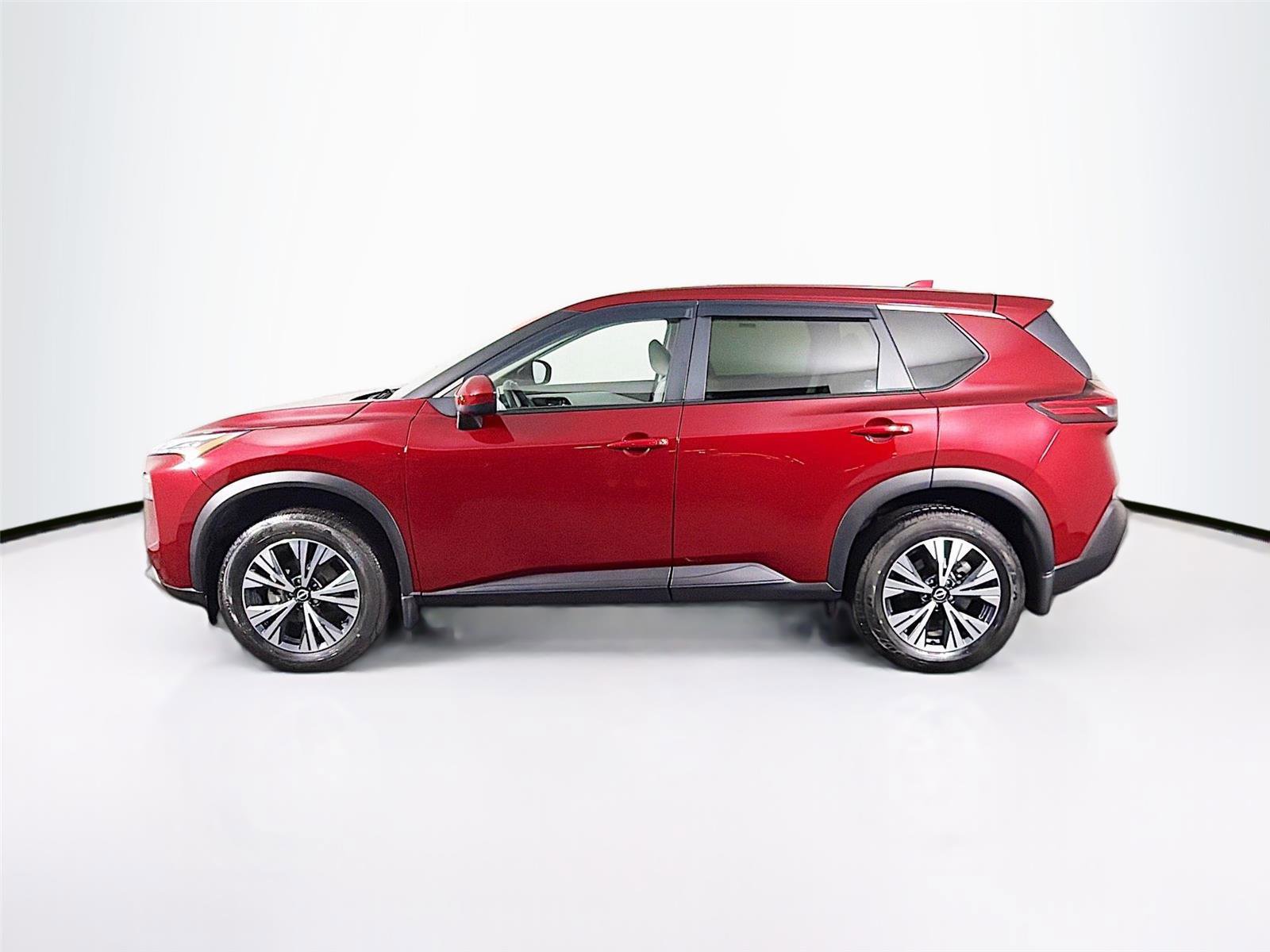 Used 2023 Nissan Rogue SV image 4