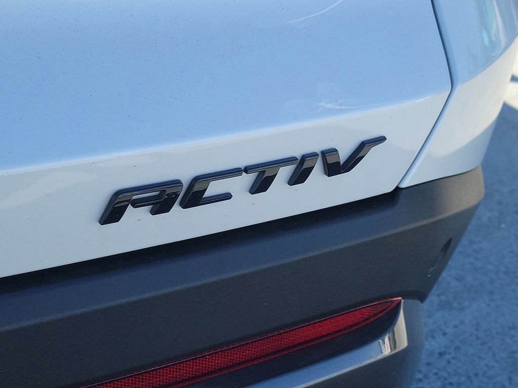 Used 2025 Chevrolet Equinox ACTIV w/ Convenience Package III image 8