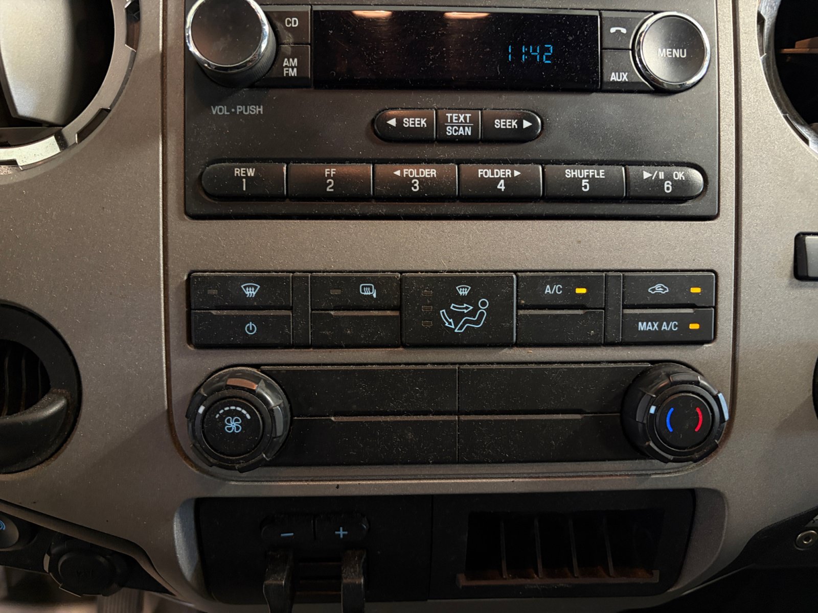 Used 2015 Ford F250 XLT w/ XLT Premium Package AWD/4WD image 17
