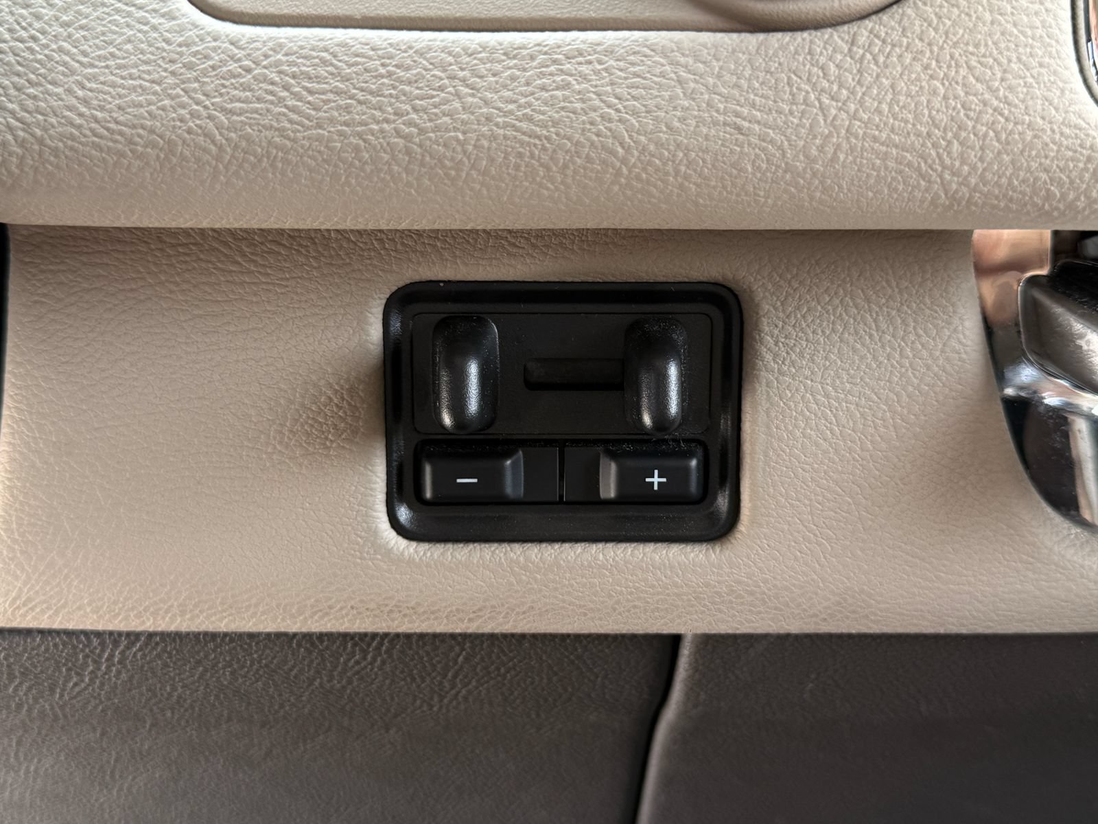 Certified 2023 Lincoln Navigator L Reserve AWD/4WD image 35
