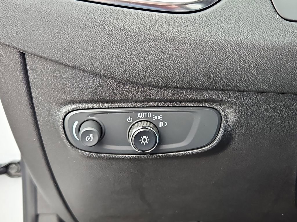 Used 2024 Chevrolet Equinox LT image 15