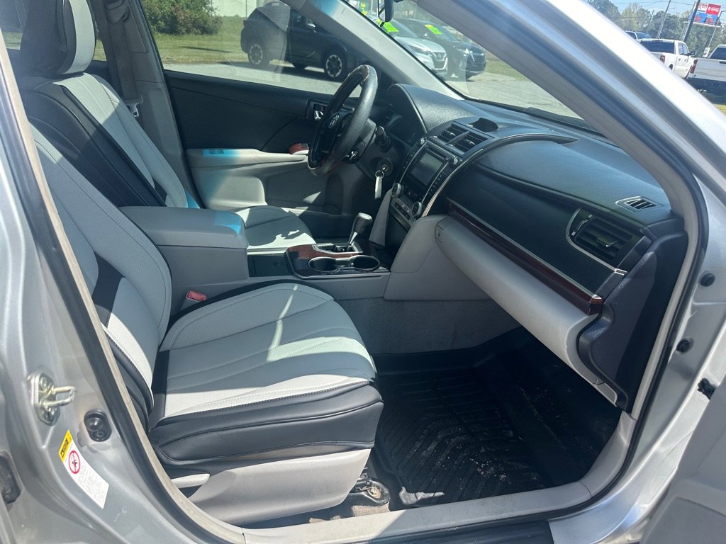 Used 2013 Toyota Camry XLE w/ Preferred Accessory Pkg FWD image 22
