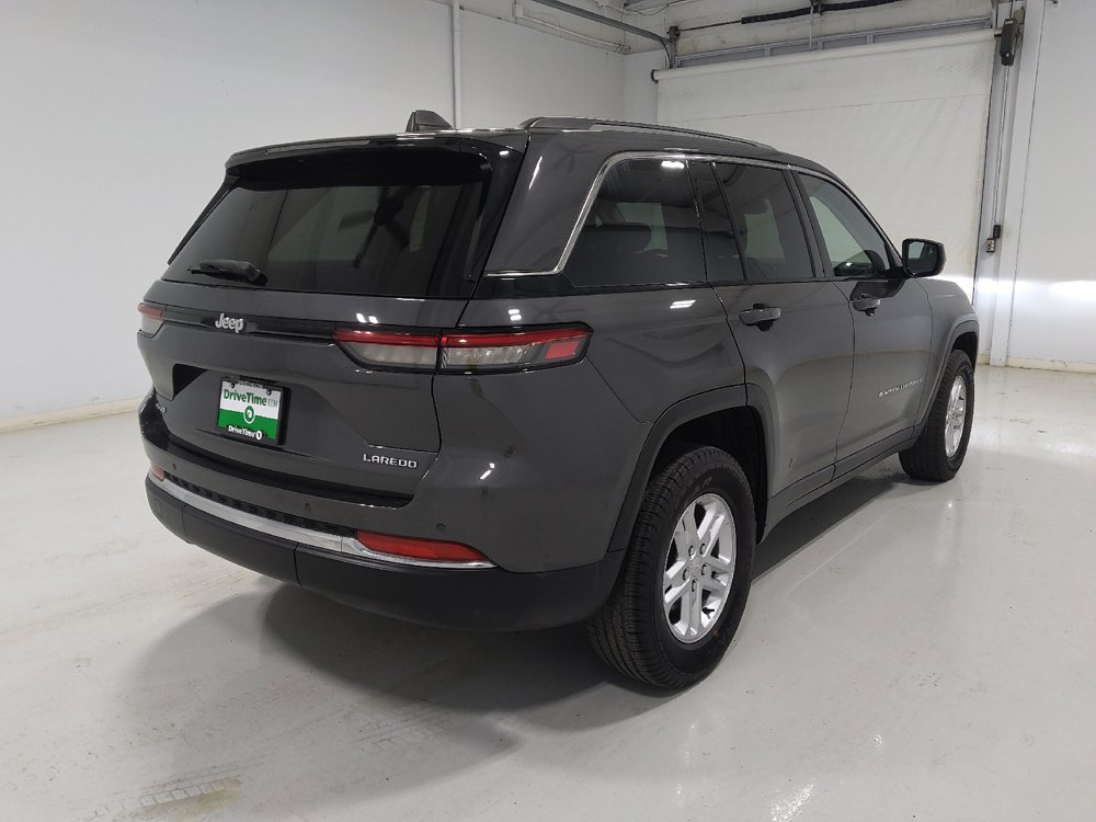 Used 2023 Jeep Grand Cherokee Laredo w/ Luxury Tech Group I AWD/4WD image 9